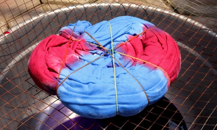 How Long to Let Tie Dye Sit Before Washing