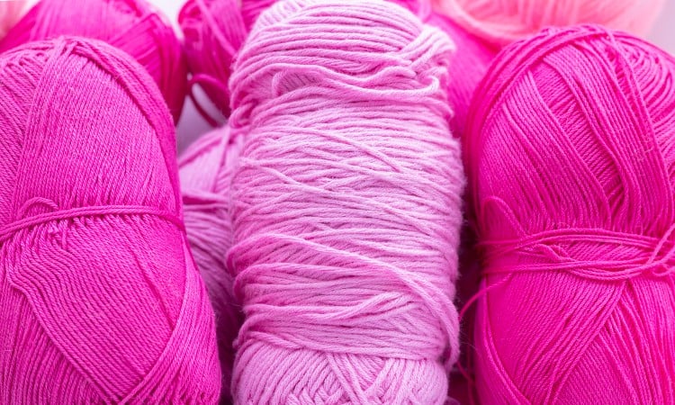 How to Shrink Acrylic Yarn