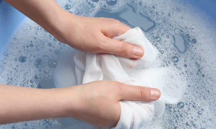 How to Wash Clothes in Bathtub